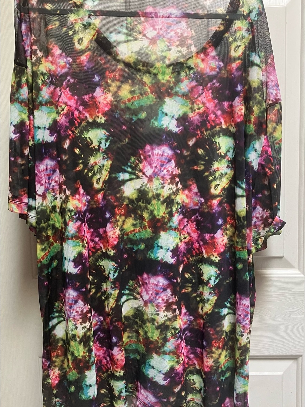 Women's Scoop-Neck Tie-Dye Tunic in Multicolor - Picture 2 of 3